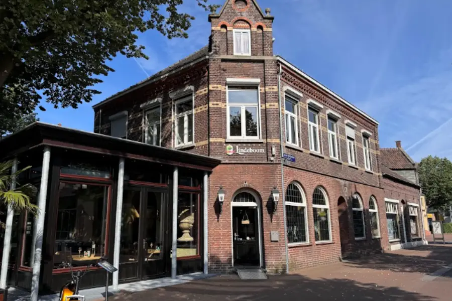 liesbeth's grand café